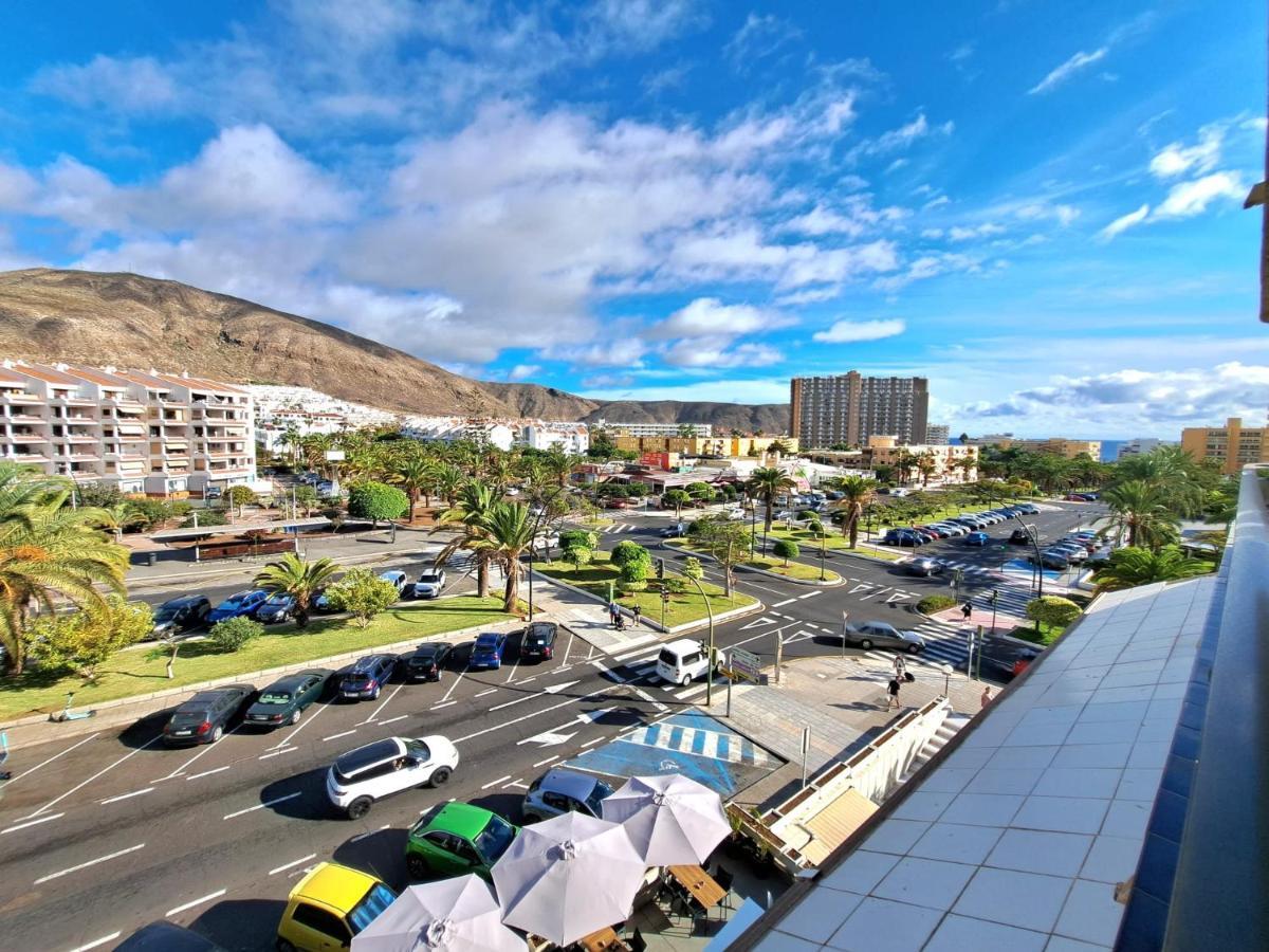 Newly Reformed 2 Bedroom Apartment In The Center Of Los Cristianos ลอส กริสเตียนอส ภายนอก รูปภาพ