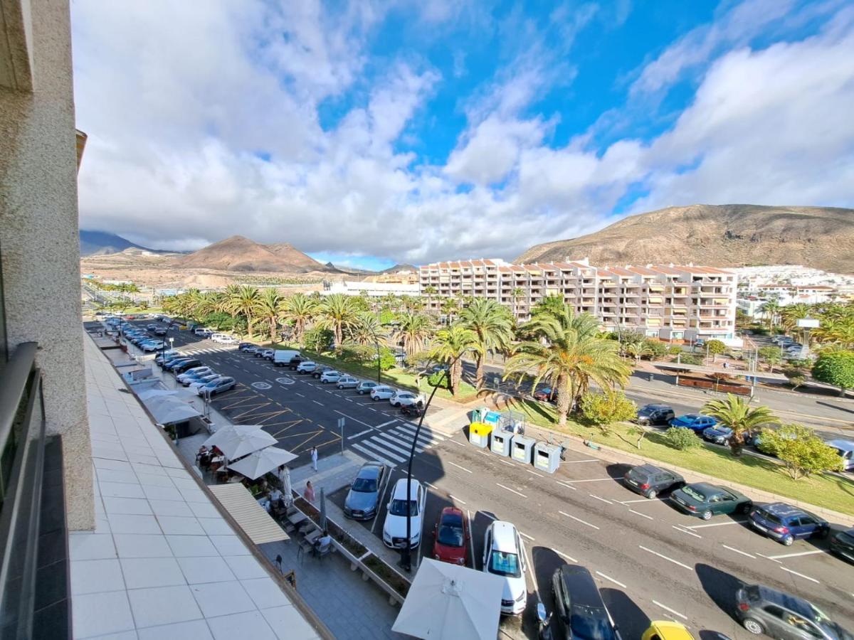 Newly Reformed 2 Bedroom Apartment In The Center Of Los Cristianos ลอส กริสเตียนอส ภายนอก รูปภาพ