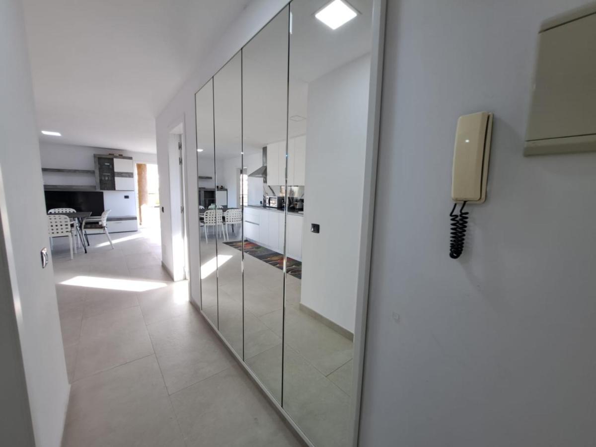 Newly Reformed 2 Bedroom Apartment In The Center Of Los Cristianos ลอส กริสเตียนอส ภายนอก รูปภาพ