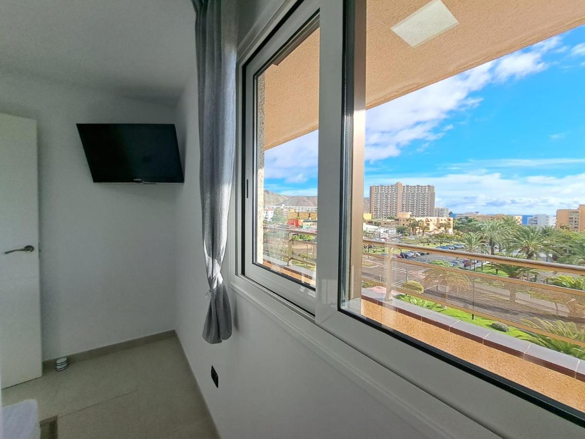 Newly Reformed 2 Bedroom Apartment In The Center Of Los Cristianos ลอส กริสเตียนอส ภายนอก รูปภาพ