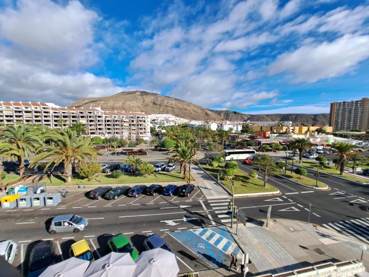 Newly Reformed 2 Bedroom Apartment In The Center Of Los Cristianos ลอส กริสเตียนอส ภายนอก รูปภาพ
