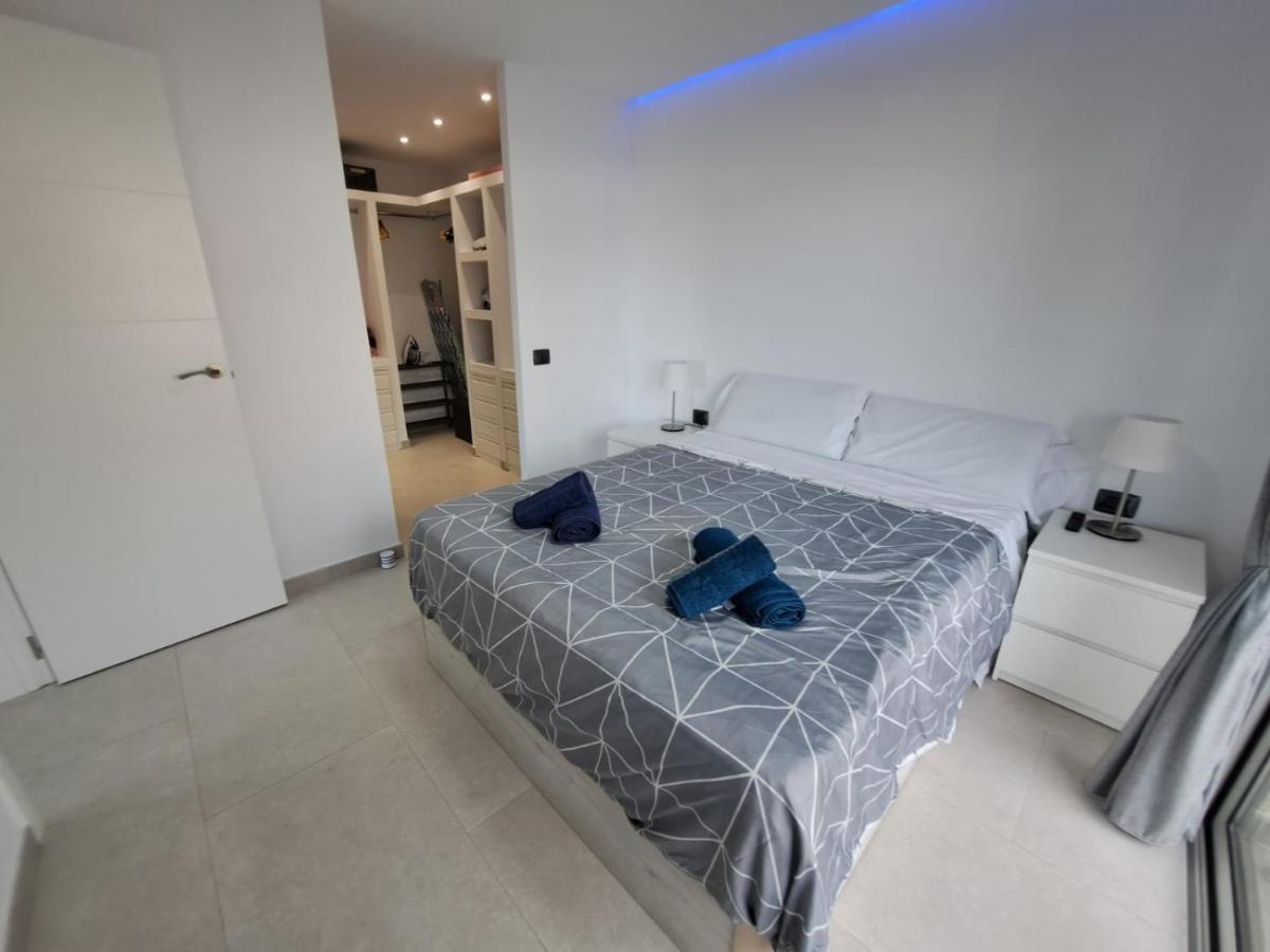 Newly Reformed 2 Bedroom Apartment In The Center Of Los Cristianos ลอส กริสเตียนอส ภายนอก รูปภาพ