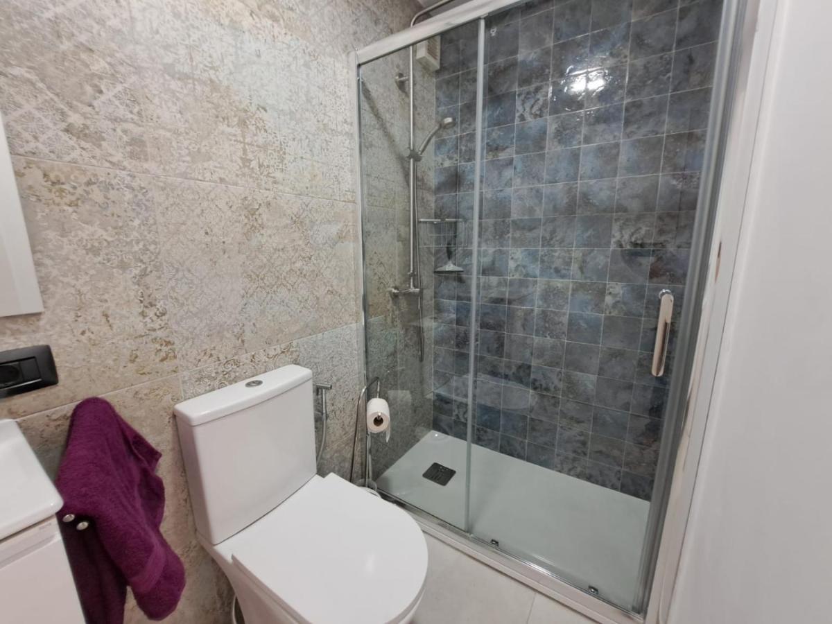 Newly Reformed 2 Bedroom Apartment In The Center Of Los Cristianos ลอส กริสเตียนอส ภายนอก รูปภาพ